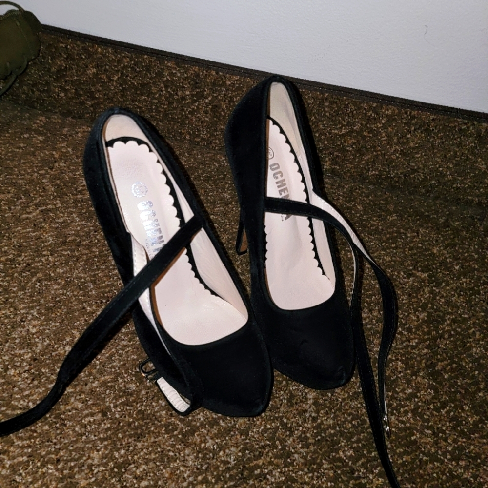 Size 35 (5 US) Ochenta Heels